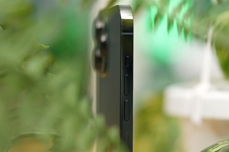 Góc nghiêng thần thánh của iPhone 13 Pro màu xanh lá