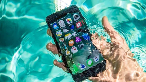 Khả năng chống nước của iPhone 12 Pro Max