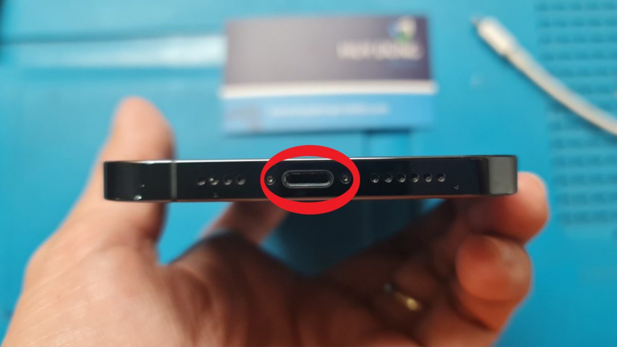 Kiểm tra các cổng sạc iPhone