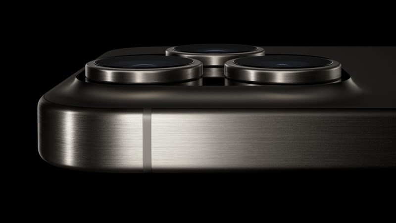 iPhone 15 Pro Max có khung viền titanium