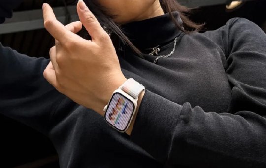 Apple ra mắt dây và mặt đồng hồ Apple Watch phiên bản mới ủng hộ LGBTQIA+