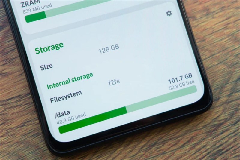 Redmi Note 11 Pro 5G c&oacute; hỗ trợ mở rộng qua thẻ microSD 1 TB